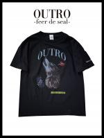 OUTRO-feer de seal- Wolf Lip Rose Tee BLK